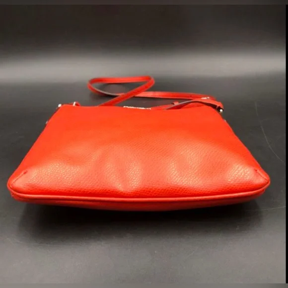 Coach Scarlet Red Leather Crossbody Bag with Silver-Tone Detail F36063 (+COA) - Picture 6 of 10